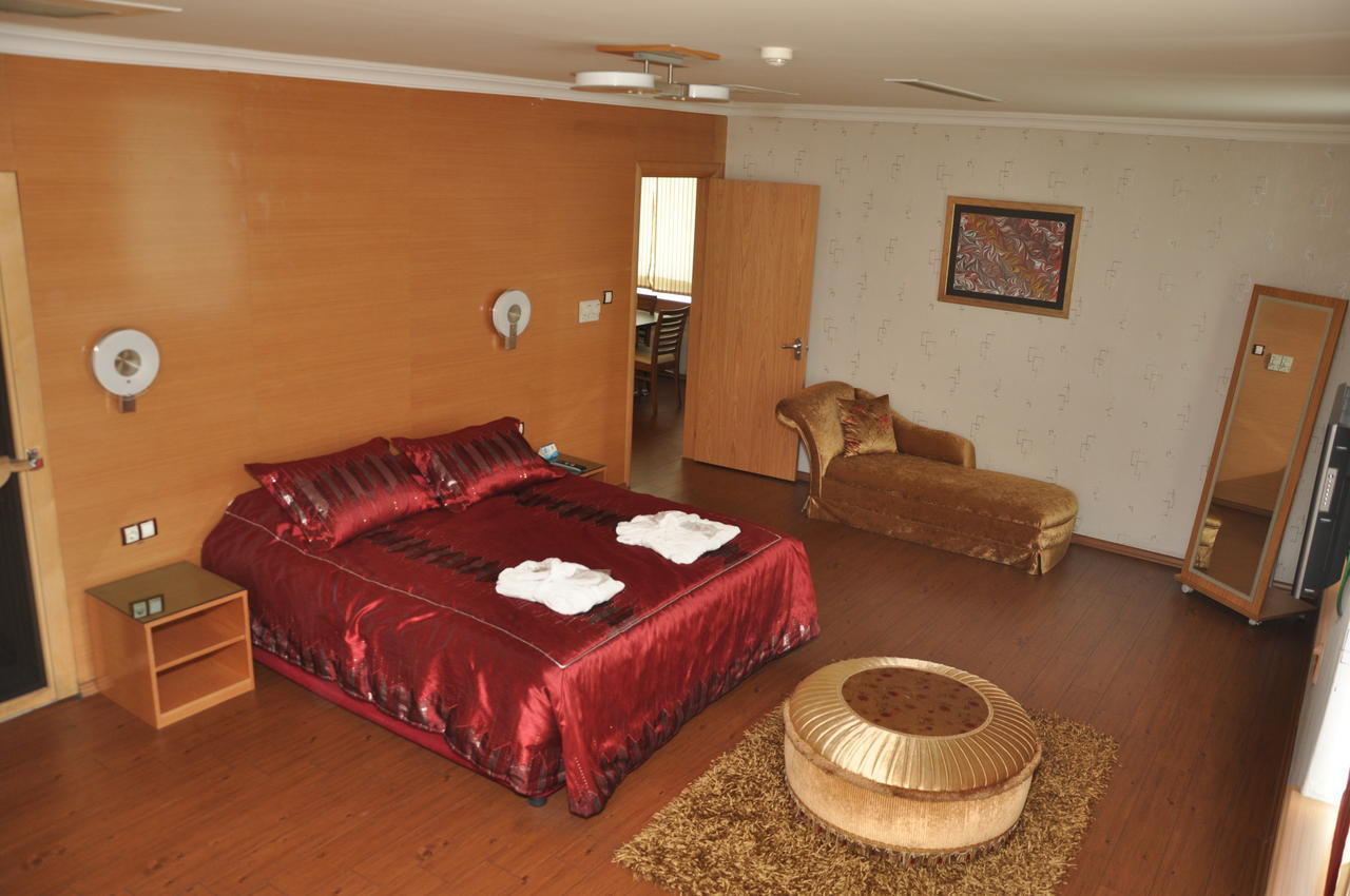 Gaziantep Plaza Hotel ภายนอก รูปภาพ